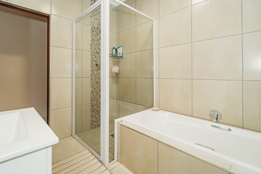 3 Bedroom Property for Sale in Denver Park Western Cape